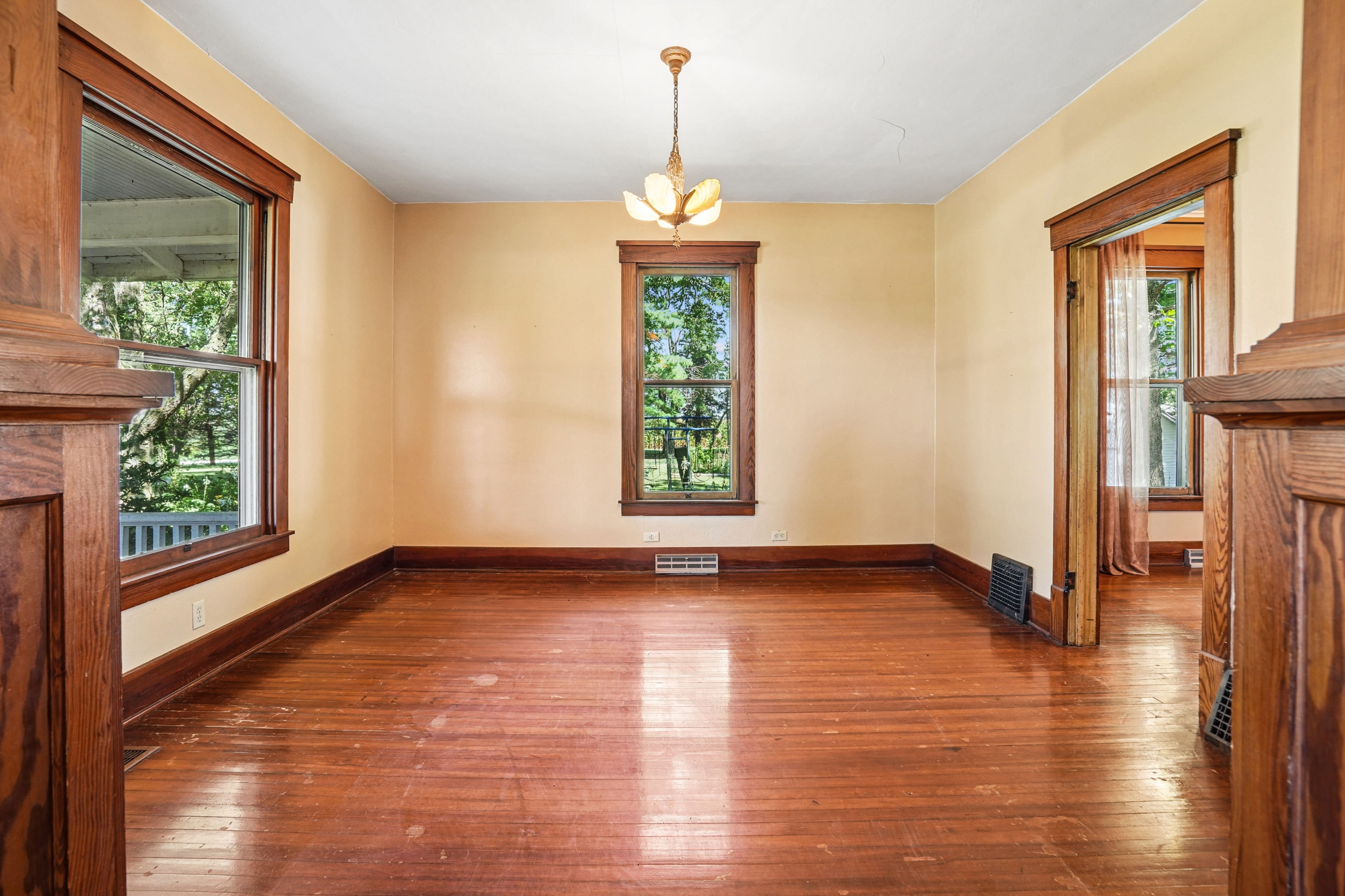 Listing Photo: 08-126_1824_G_Ave