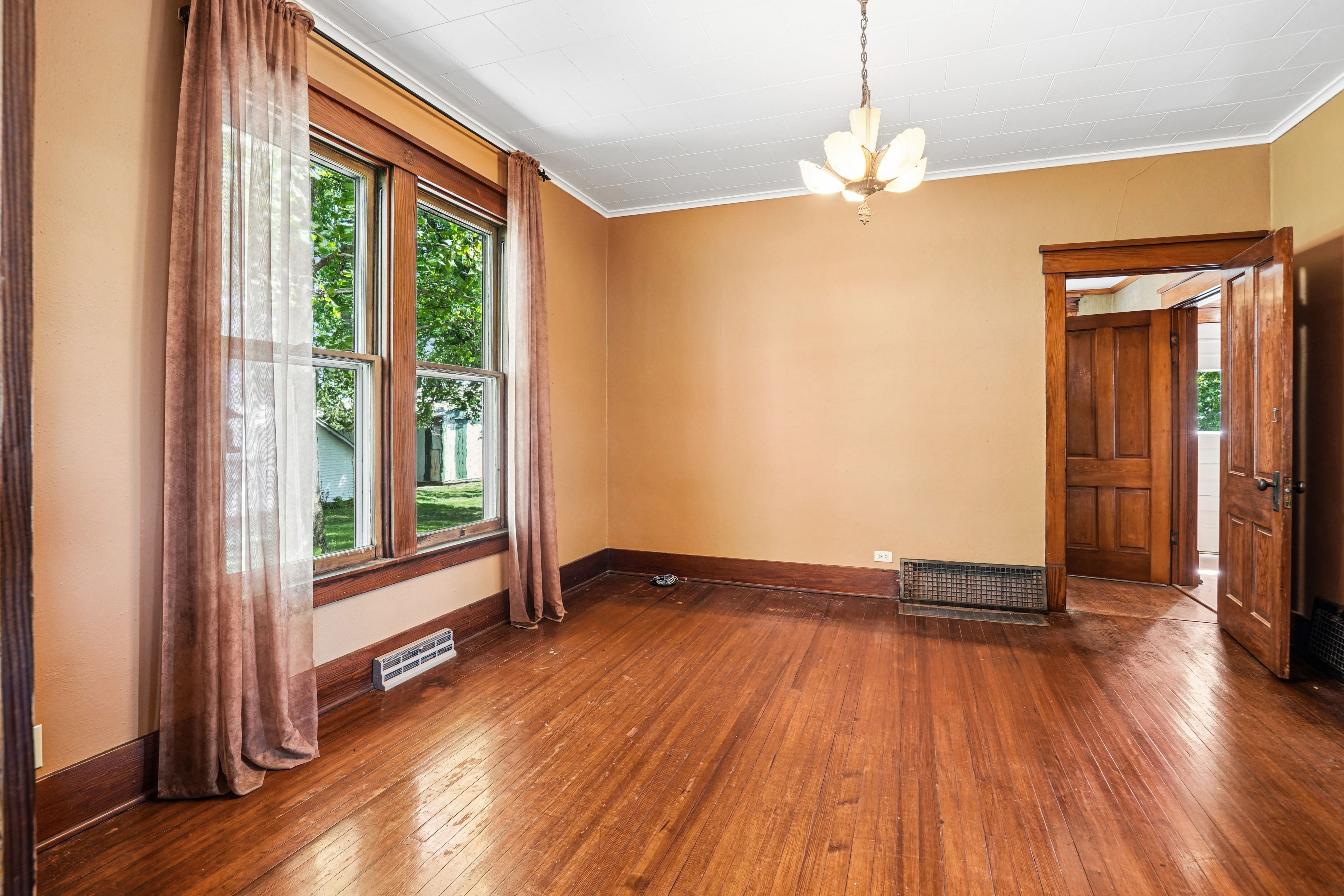 Listing Photo: 12-146_1824_G_Ave