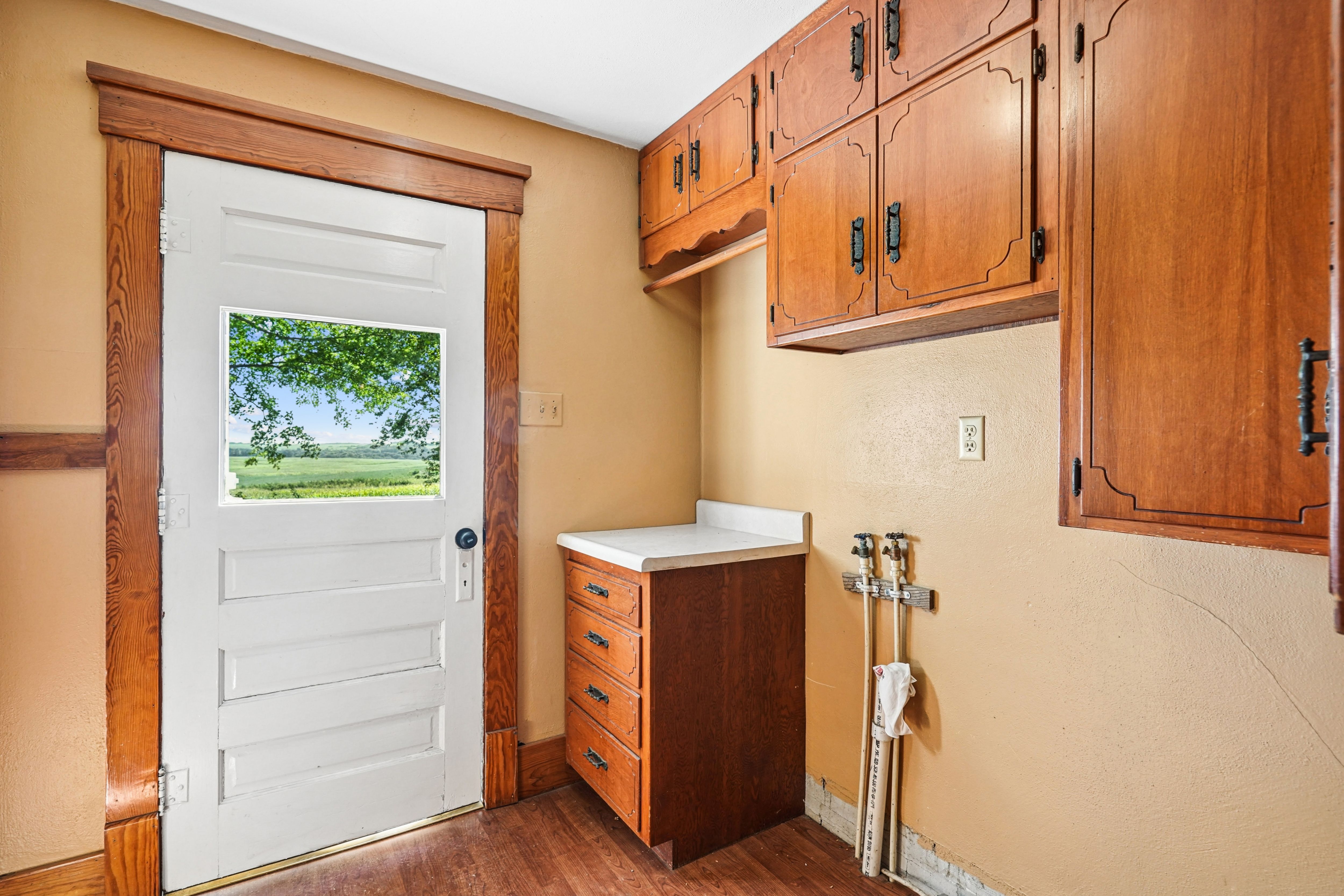 Listing Photo: 18-176_1824_G_Ave