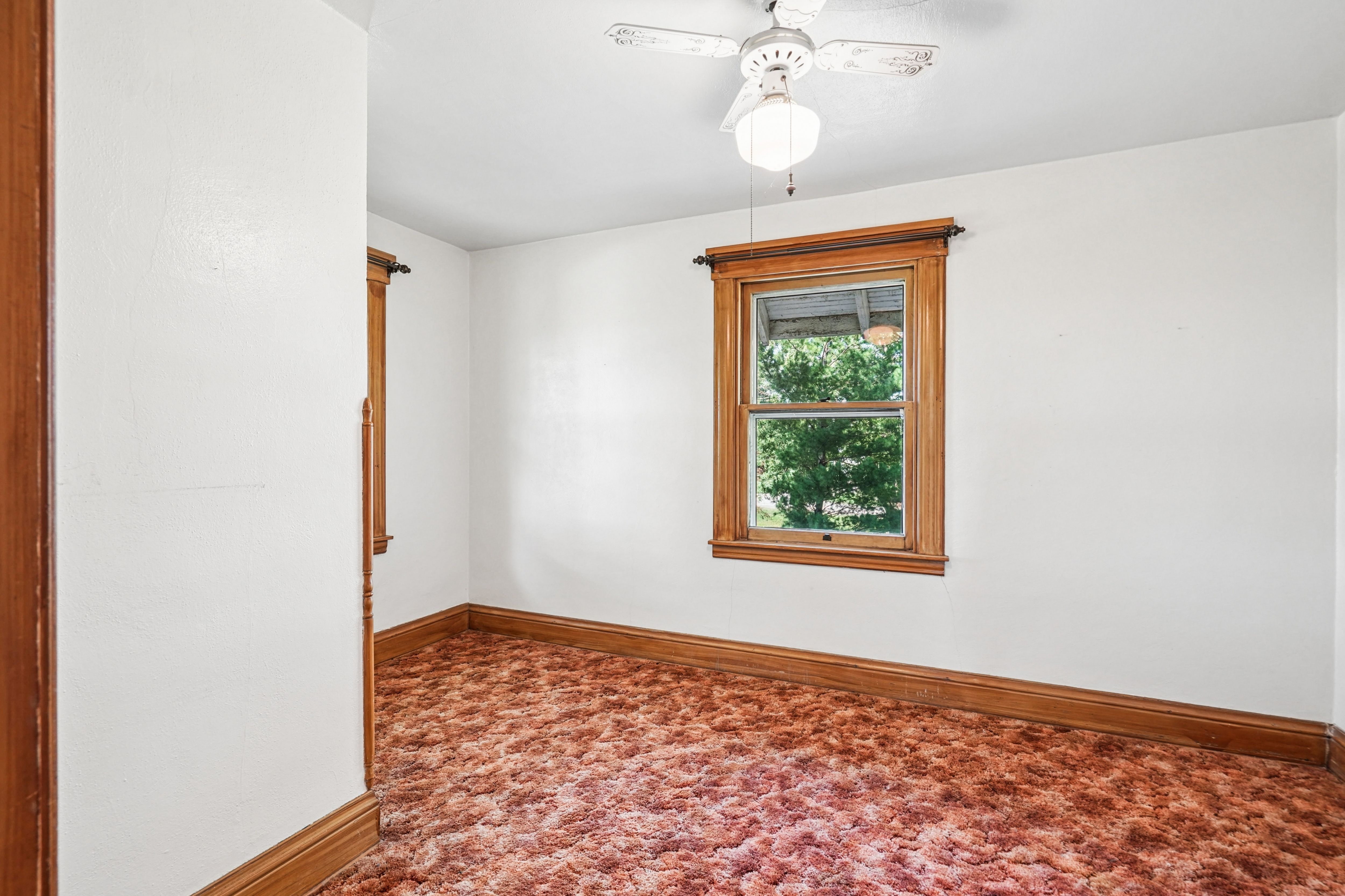 Listing Photo: 19-181_1824_G_Ave
