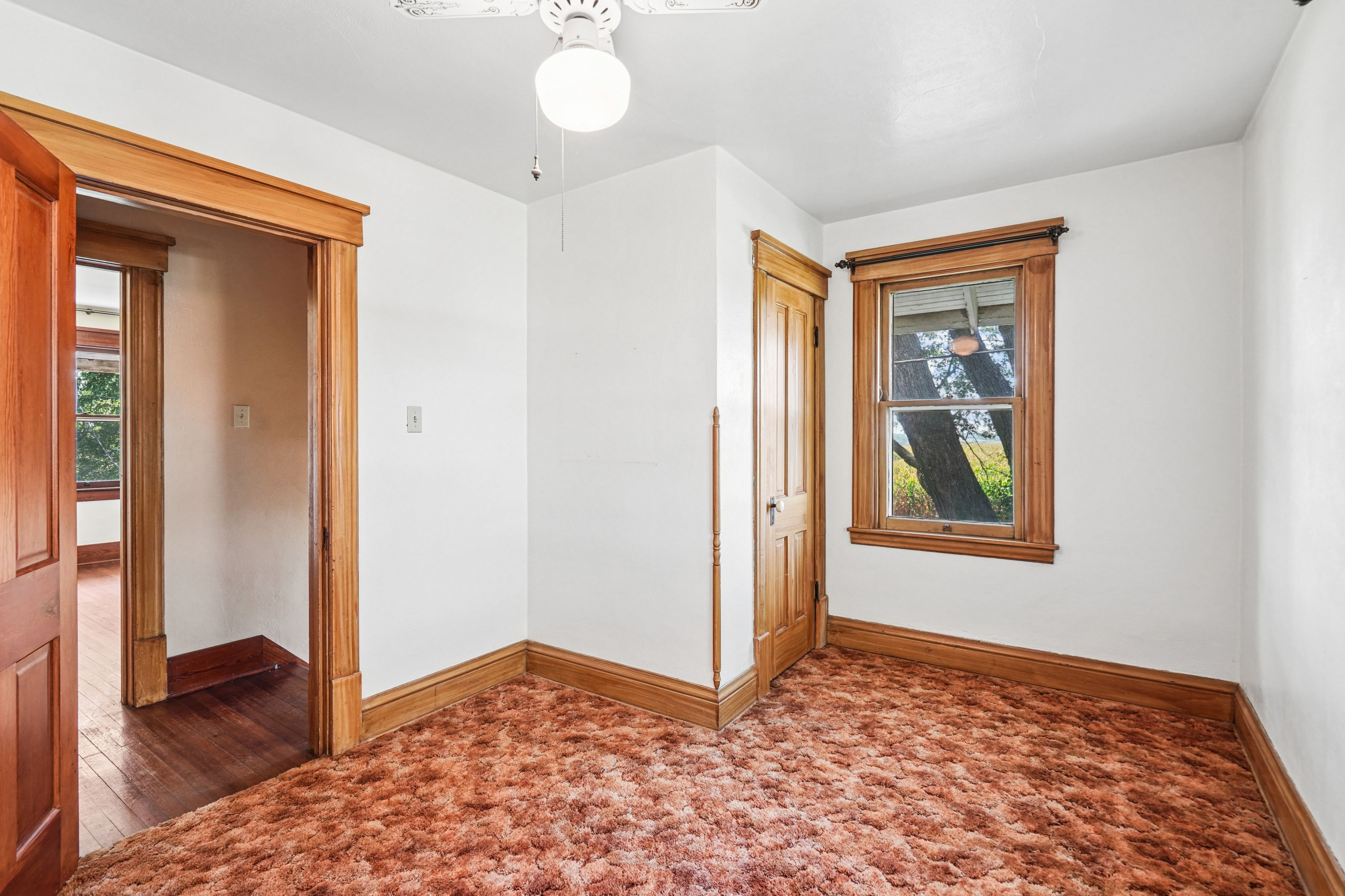 Listing Photo: 20-186_1824_G_Ave