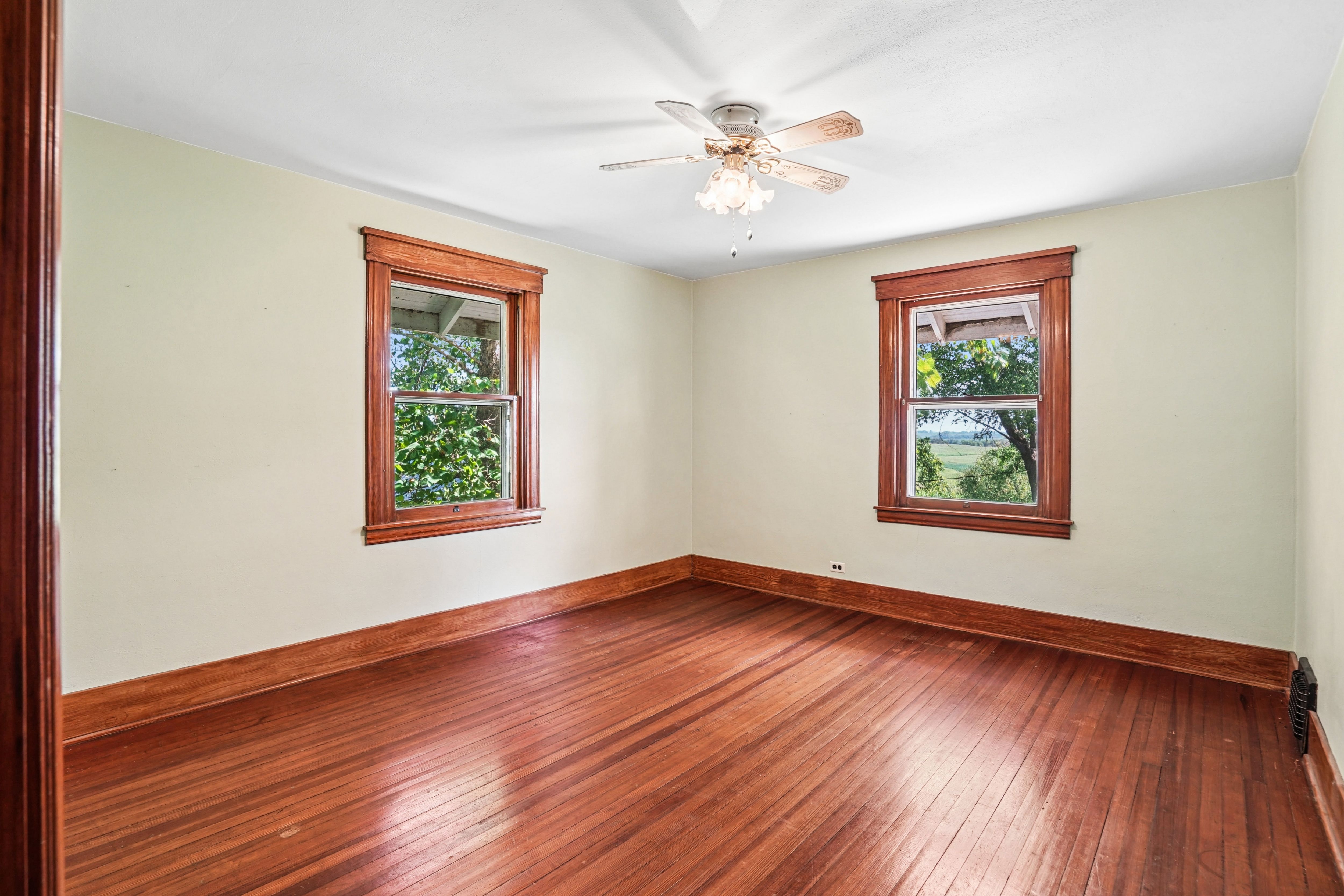 Listing Photo: 23-201_1824_G_Ave