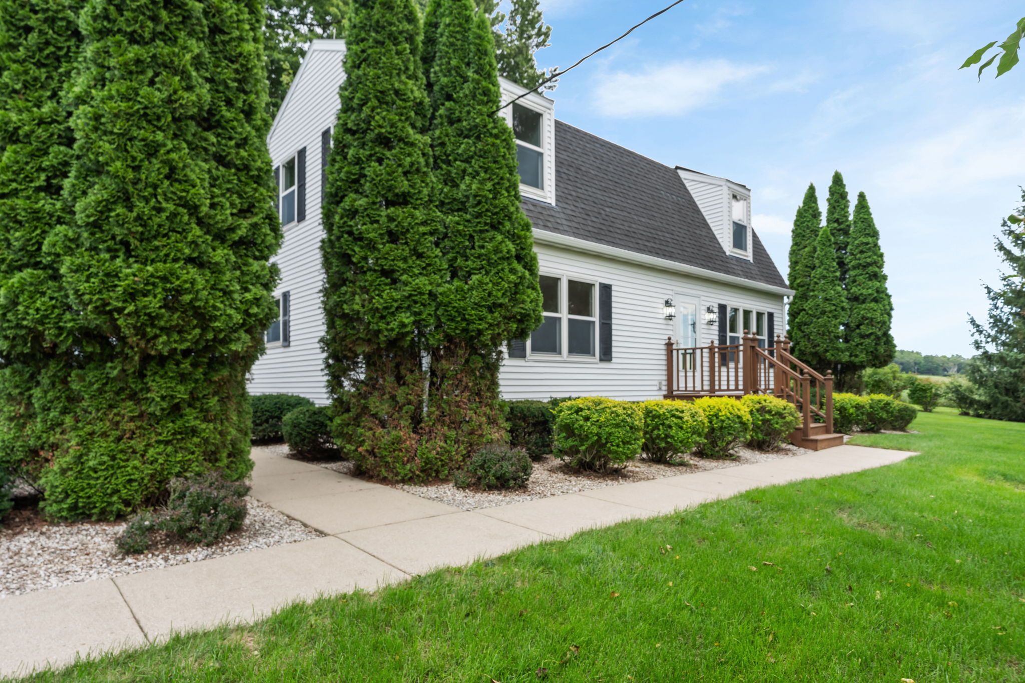 Listing Photo: 2-web-or-mls-DSC02703