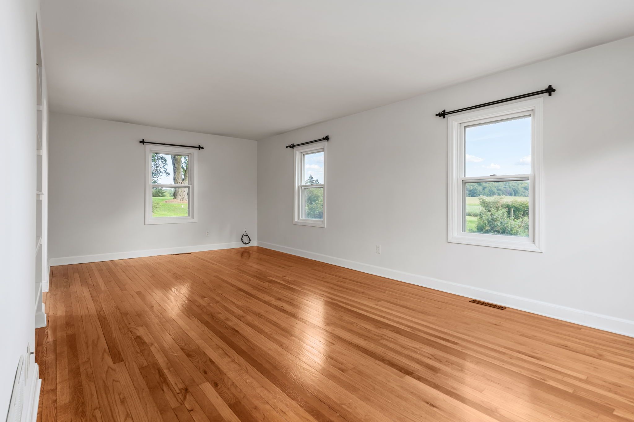 Listing Photo: 20-web-or-mls-DSC02509