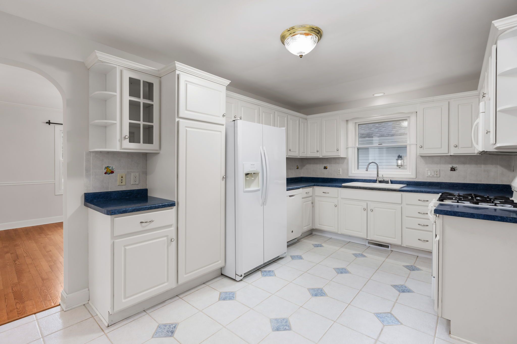 Listing Photo: 25-web-or-mls-DSC02547