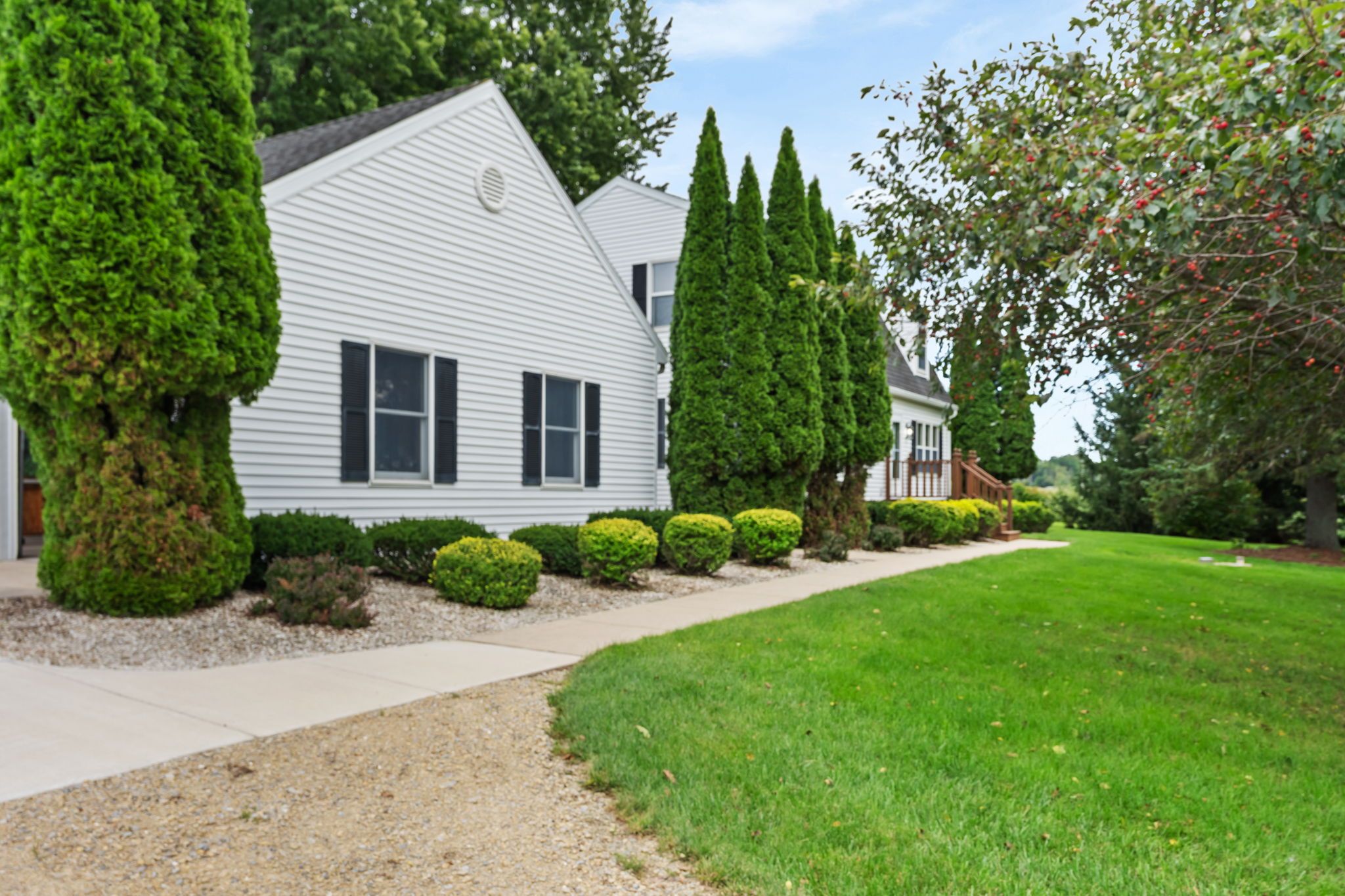 Listing Photo: 3-web-or-mls-DSC02698