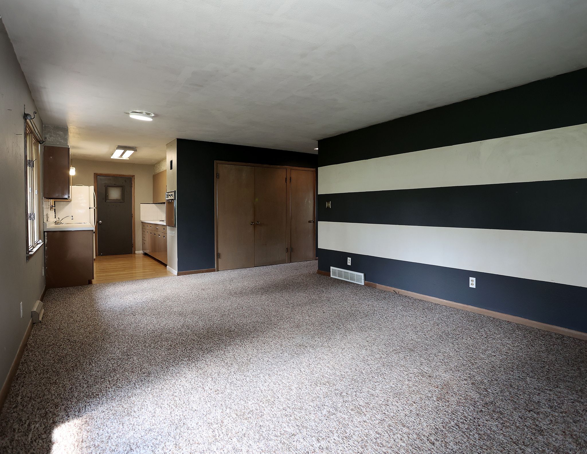 Listing Photo: 3D8A4744